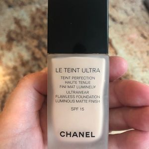 CHANEL foundation